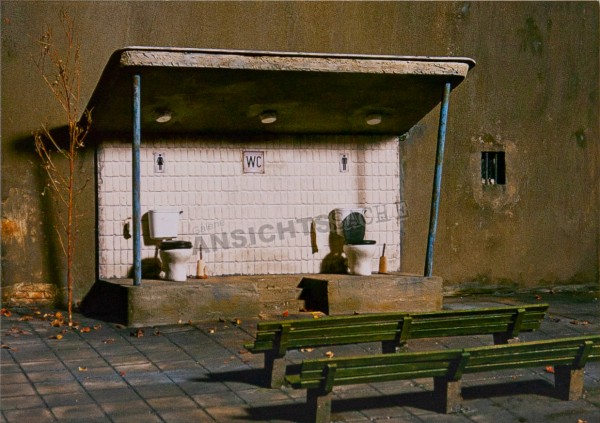 Postkarte &quot;Frank Kunert - Öffentliche Toilette&quot;